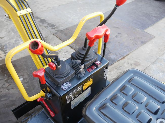 バックホー B05 Scoppy 写真８