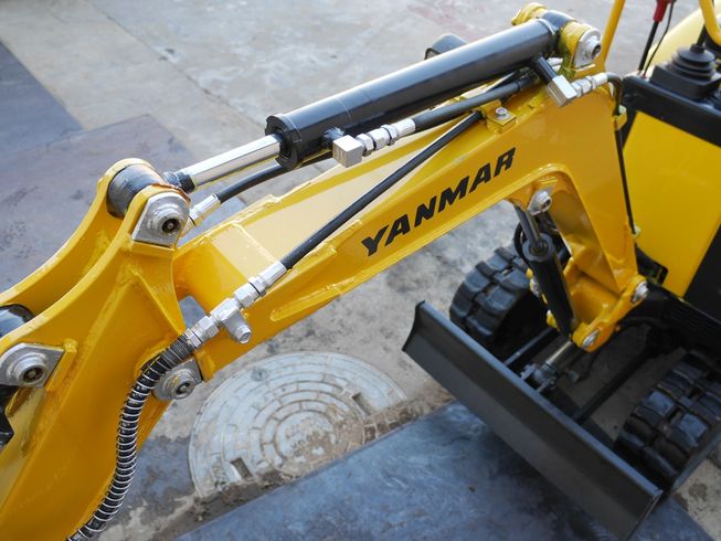 バックホー B05 Scoppy 写真７