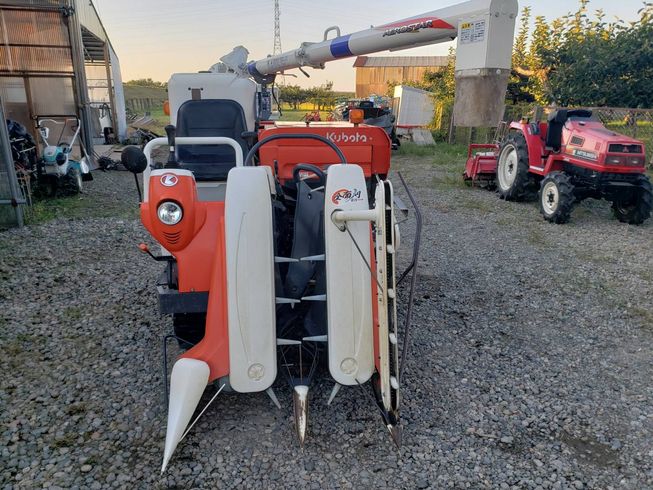 コンバイン ＥＲ２１３ＧW 写真２