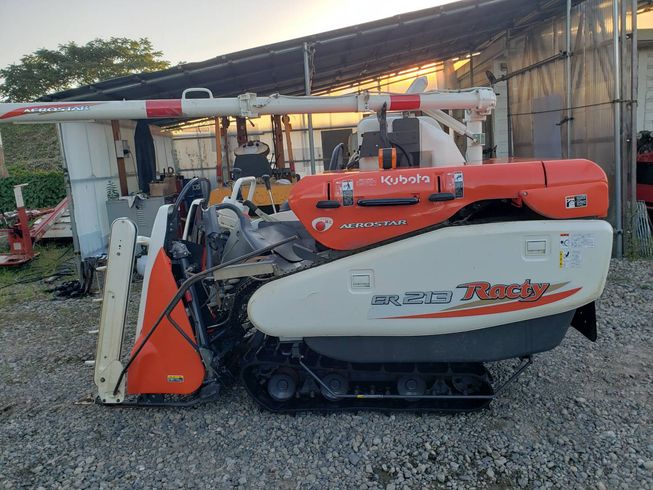 コンバイン ＥＲ２１３ＧW 写真３