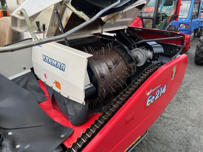 コンバイン Ee214 写真５