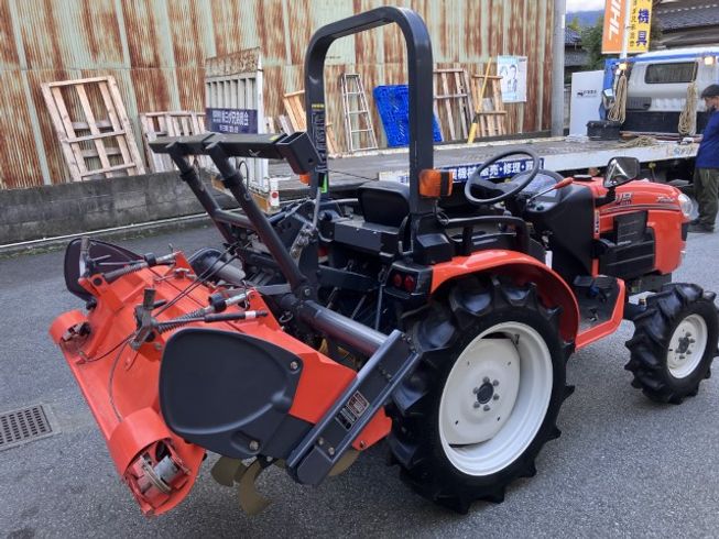 トラクター KB19XMA 写真３