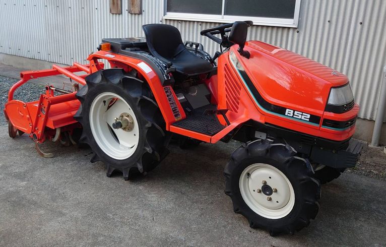 トラクター B52 写真２