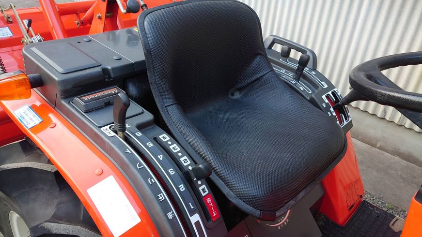 トラクター B52 写真４