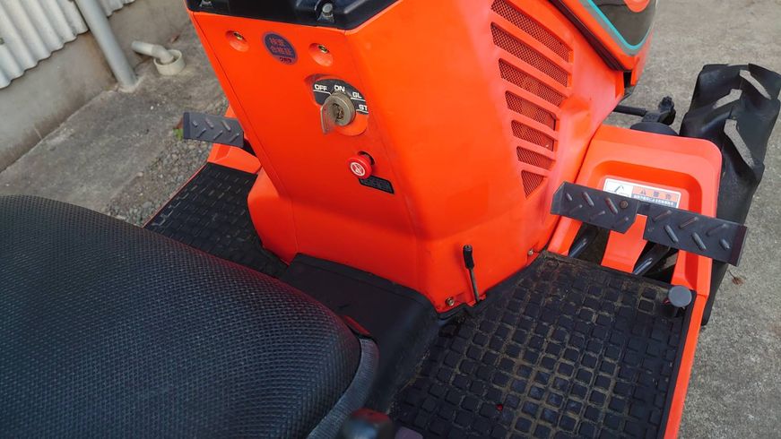 トラクター B52 写真８