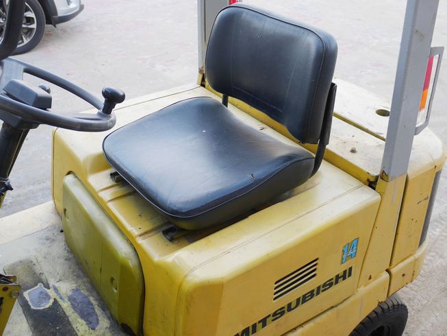 フォークリフト FG14 写真９