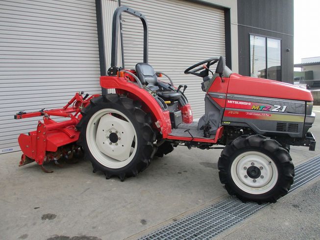 トラクター MTZ21 写真２