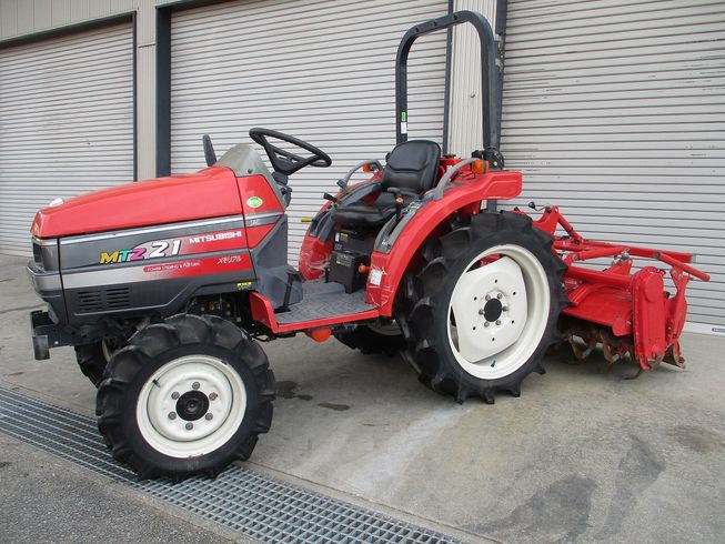 トラクター MTZ21 写真４