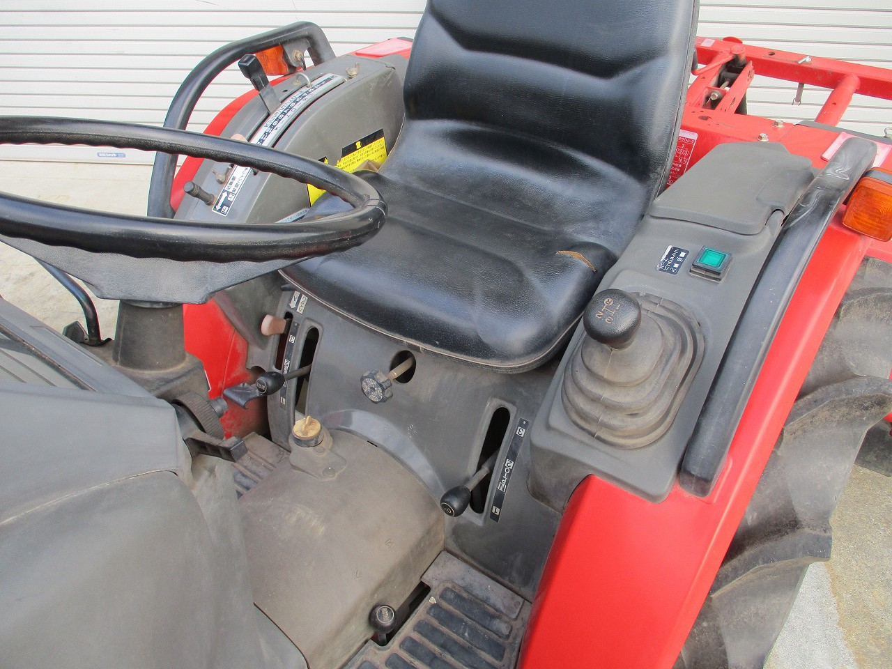 トラクター F180 写真７