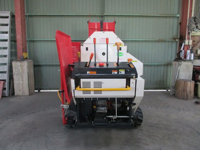 自走式大豆脱粒機  PBT1201 写真２