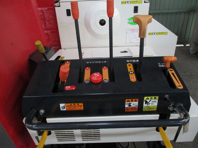 自走式大豆脱粒機  PBT1201 写真３