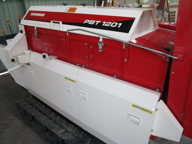 自走式大豆脱粒機  PBT1201 写真７