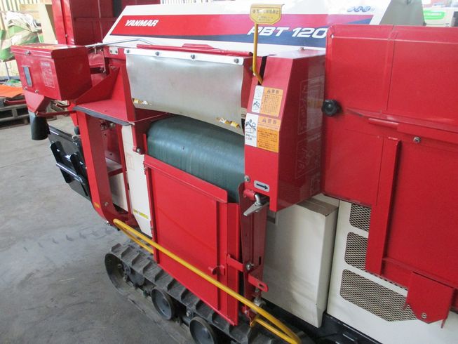 自走式大豆脱粒機  PBT1201 写真９