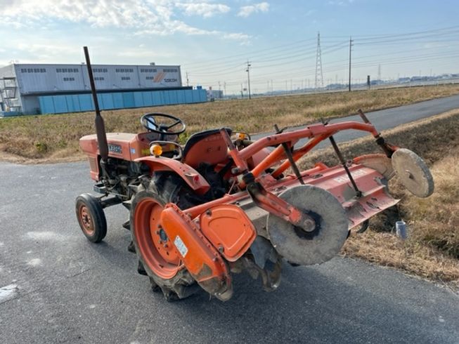 トラクター L2201S 写真４