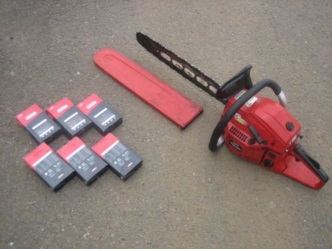 ゼノア チェーンソー 写真