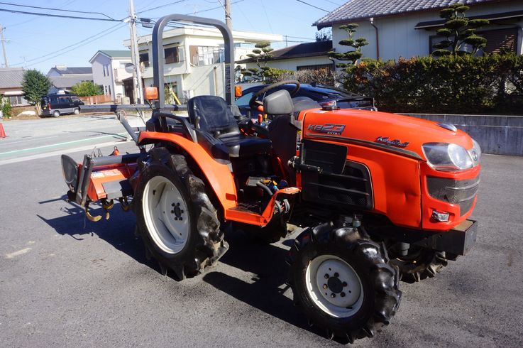 トラクター KB23 写真２