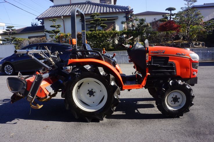 トラクター KB23 写真３