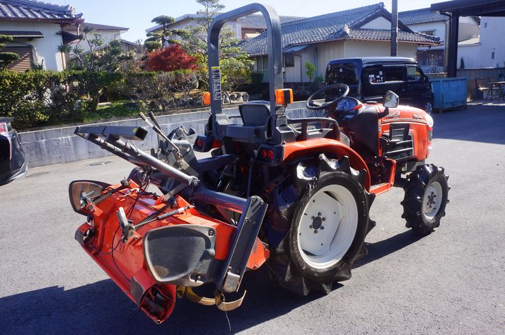 トラクター KB23 写真４