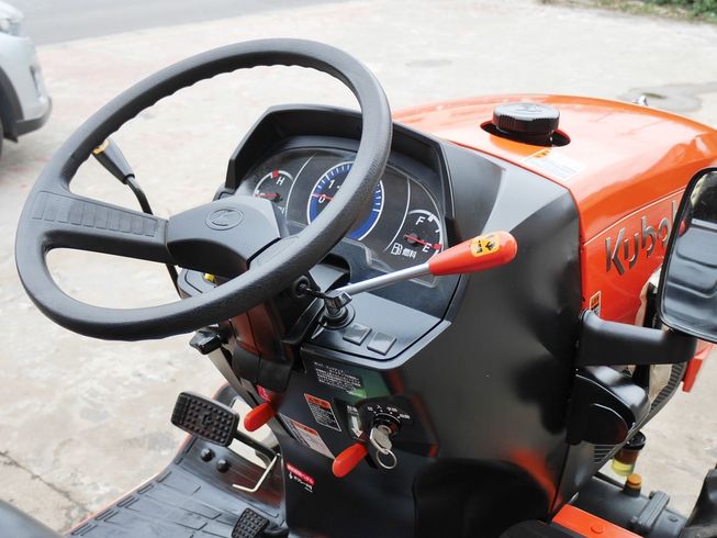 トラクター NB23 写真５