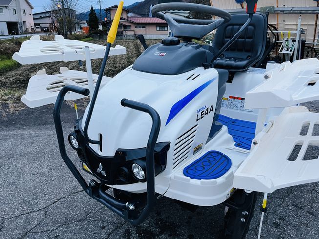田植機 LE4A 写真４