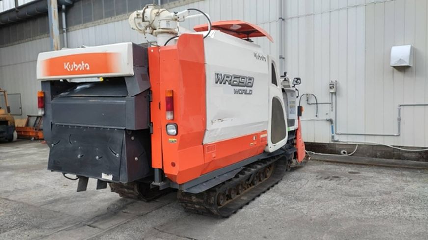 コンバイン WR698 写真３