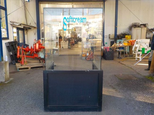 ショーケース 不明 写真２