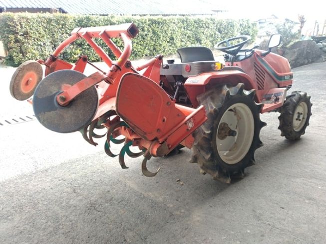 トラクター B52 写真３