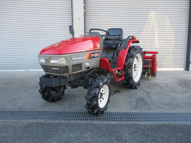 トラクター F180 写真３