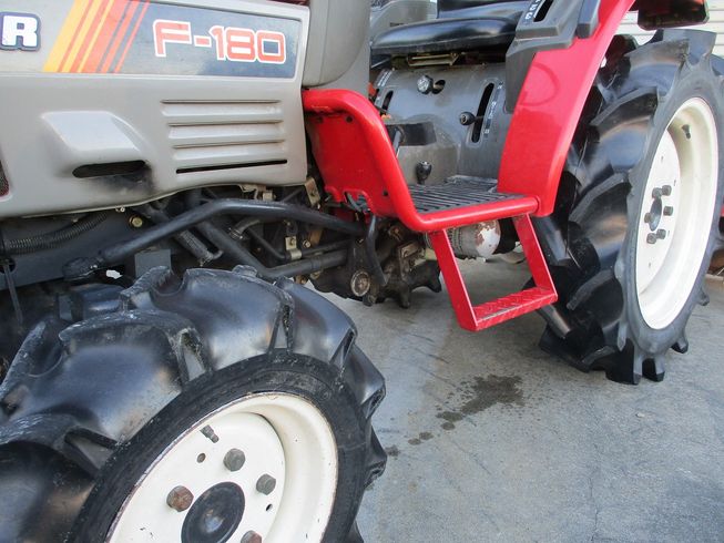 トラクター F180 写真６