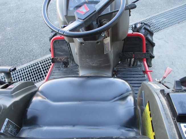トラクター F180 写真９