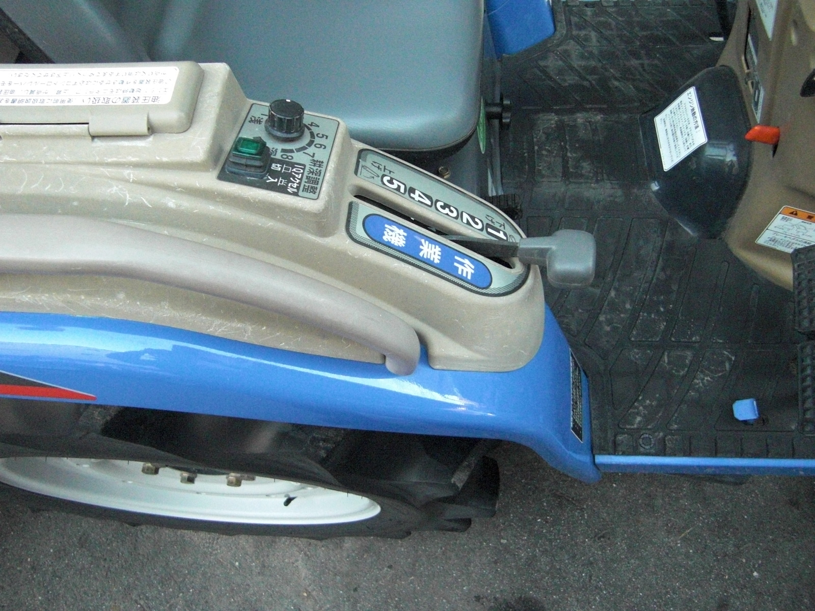 トラクター TH173Q-A13VD 写真５