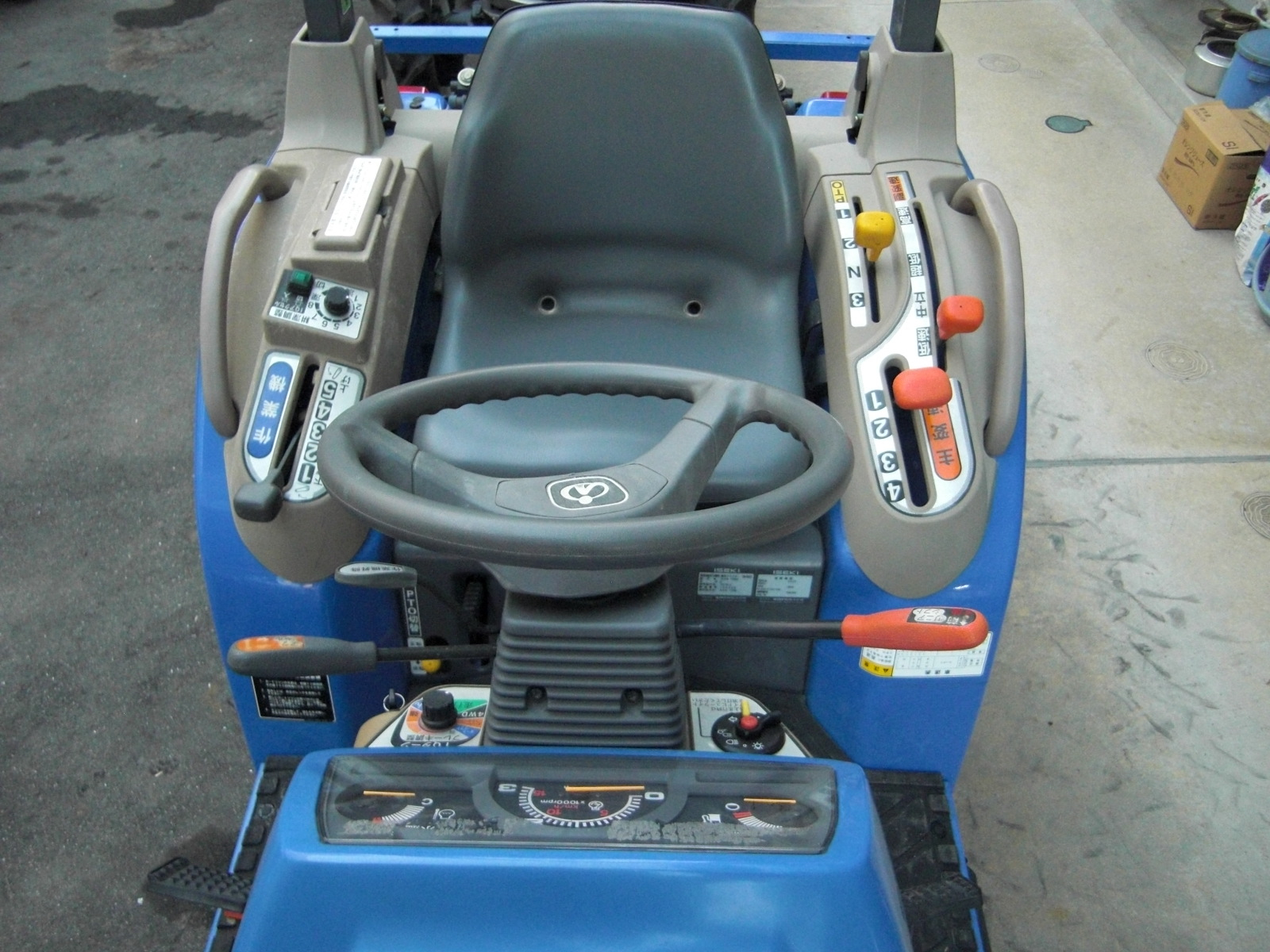 トラクター TH173Q-A13VD 写真２