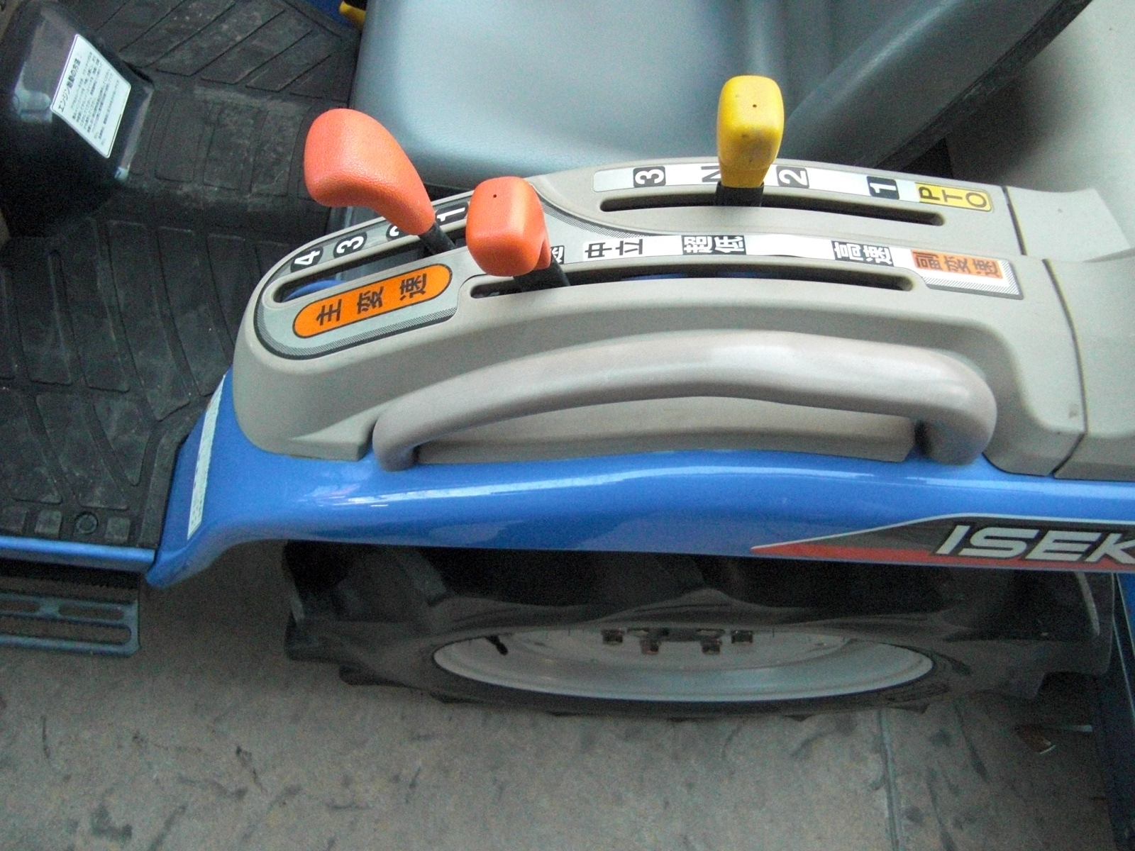 トラクター TH173Q-A13VD 写真４