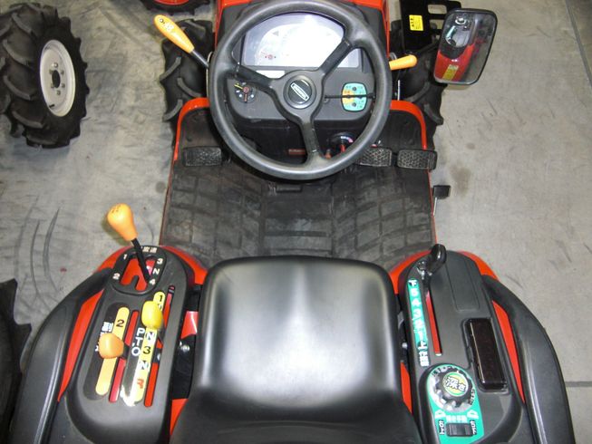 トラクター EG116VUS3 写真３