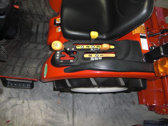 トラクター EG116VUS3 写真５