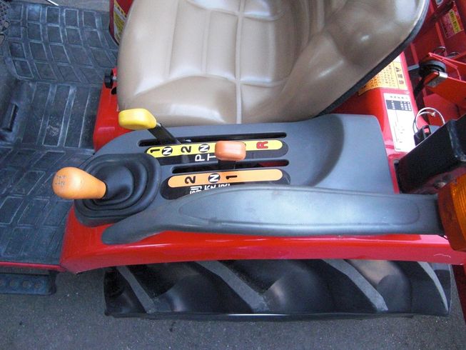 トラクター EF120VUS4 写真５