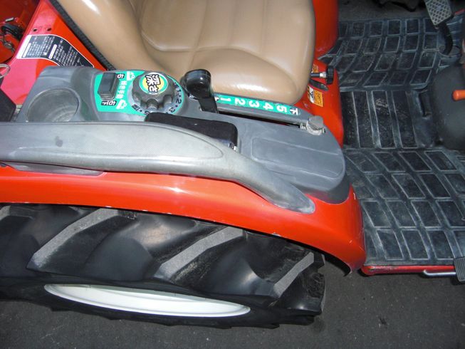 トラクター EF120VUS4 写真４