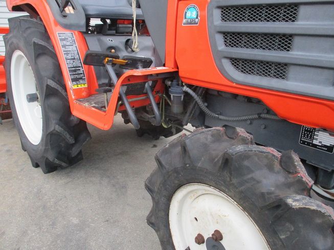 トラクター B72 写真３