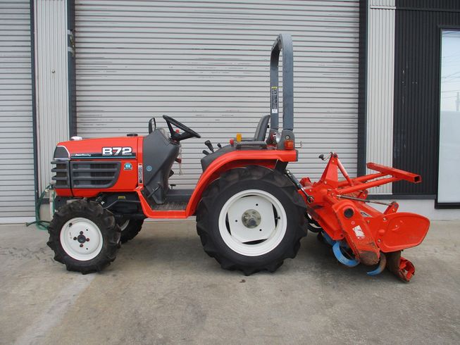 トラクター B72 写真７