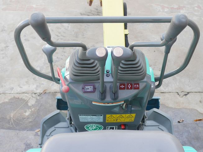 バックホー SV08 写真５