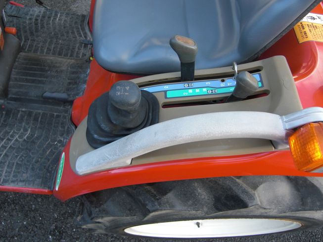 トラクター AF120VPUS4 写真４