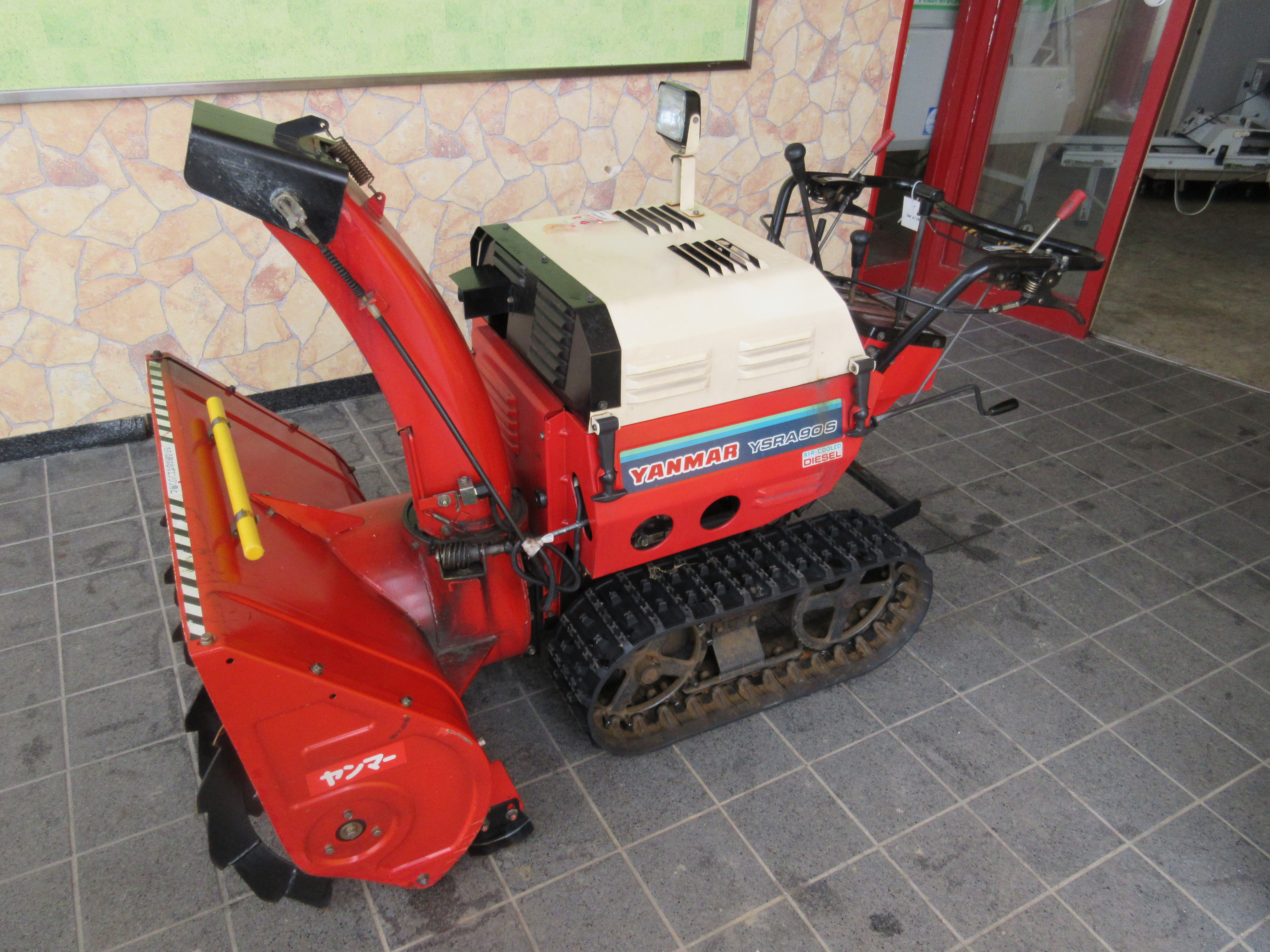 ヤンマー 除雪機 写真