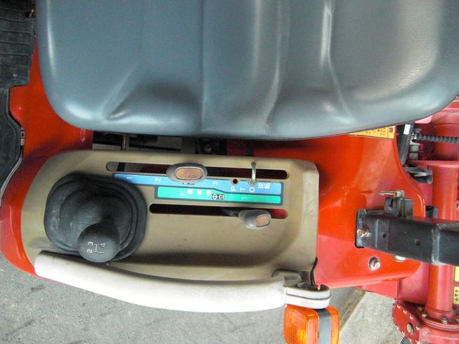 トラクター AF118VPUKS4 写真４