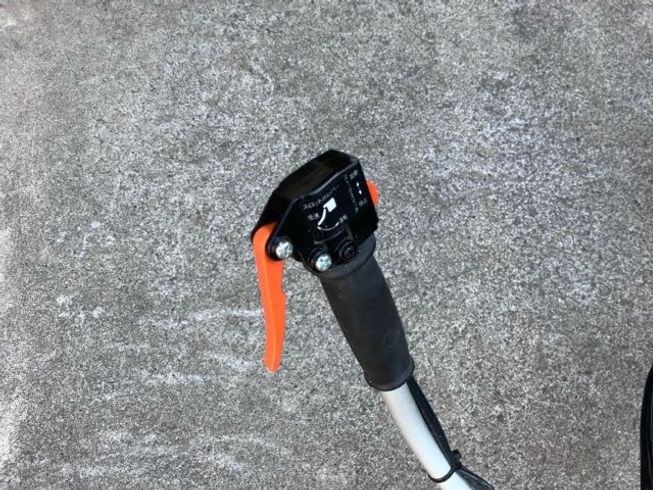 草刈機 EGT220 写真７