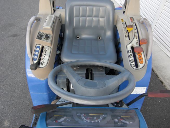 トラクター TH213-NBA13V 写真３