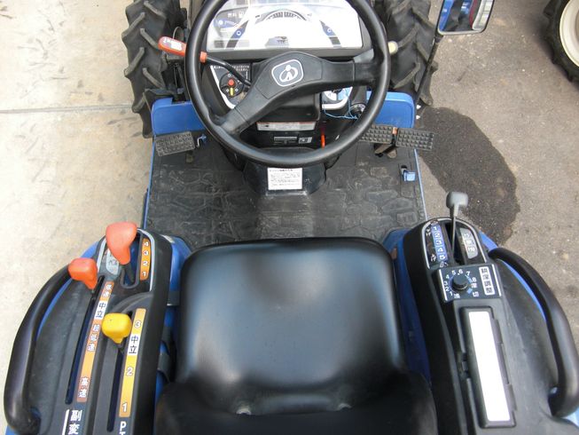 トラクター TH255-B A15VB 写真２
