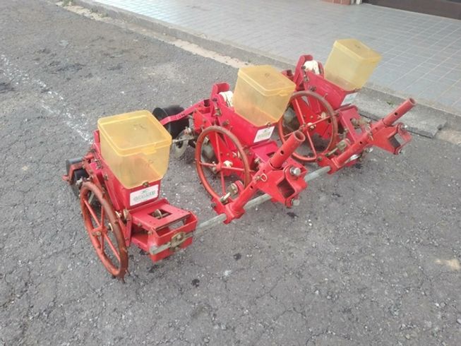 向井工業 播種機 写真