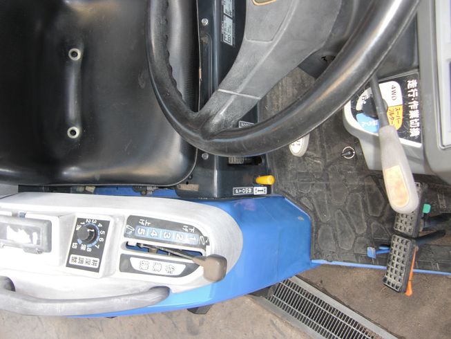 トラクター TH205-BA14VD 写真３