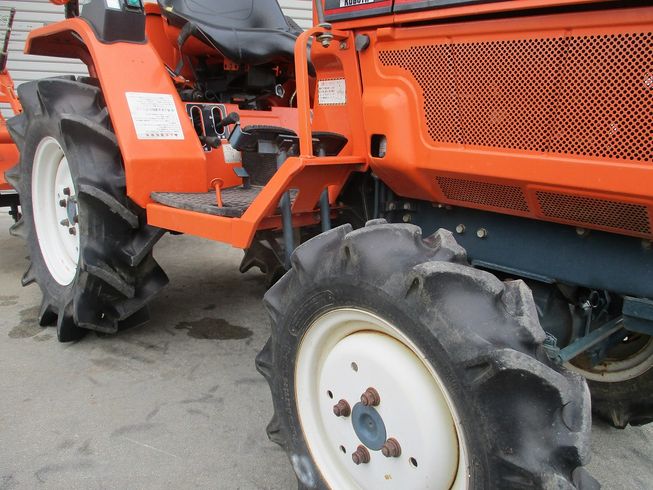 トラクター B1402DT 写真２