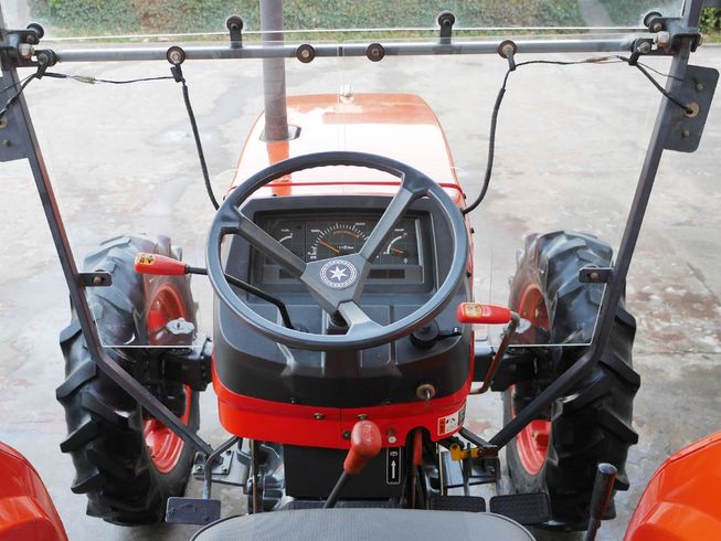 トラクター M6830 写真７